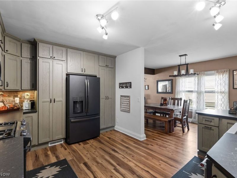 614 Hickory Street, Martins Ferry, OH 43935 Photo 16