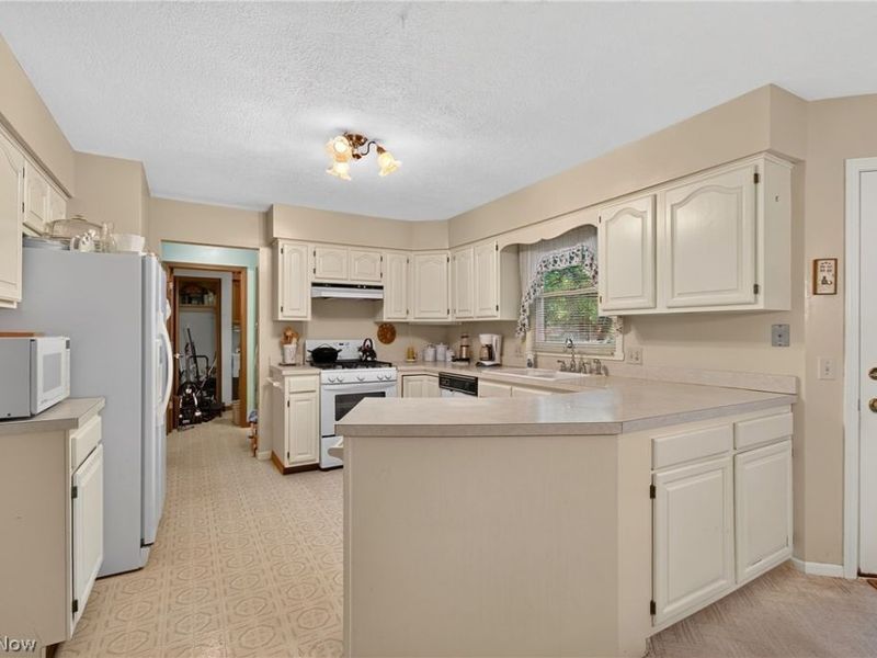 1667 Cadbury Street NW, Massillon, OH 44646 Photo 12