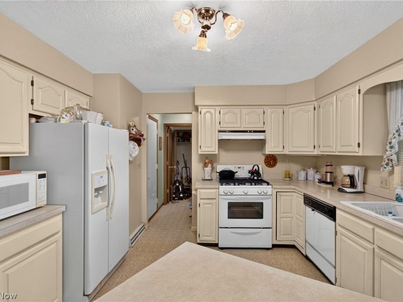 1667 Cadbury Street NW, Massillon, OH 44646 Photo 14