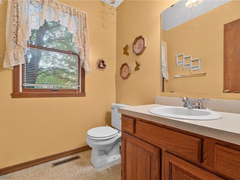 1667 Cadbury Street NW, Massillon, OH 44646 Photo 17