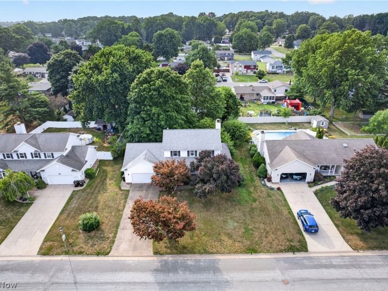 1667 Cadbury Street NW, Massillon, OH 44646 Photo 2