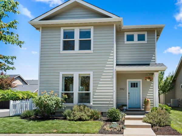 1142 N Haskell Street, Central Point, OR 97502