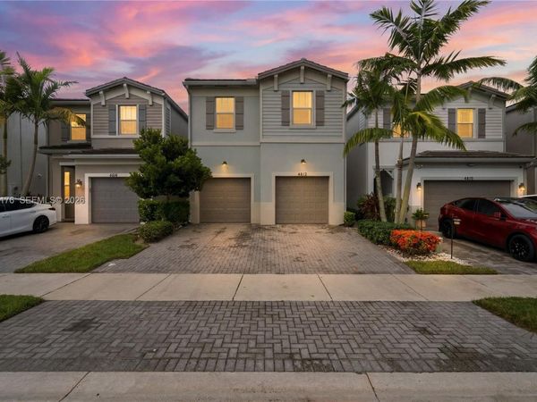 4812 NW 48th Ter , Tamarac, FL 33319