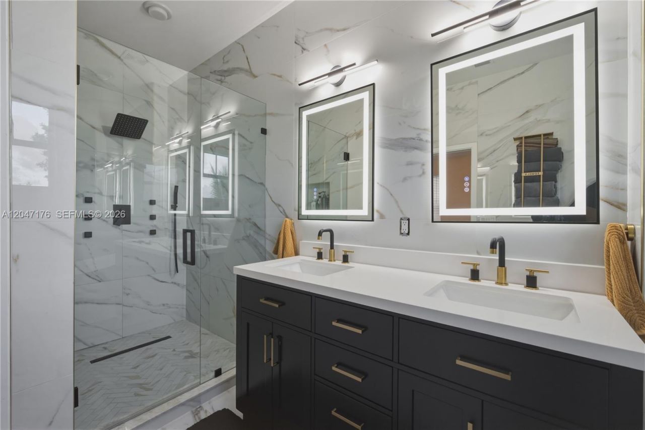 4812 NW 48th Ter , Tamarac, FL 33319 Photo
