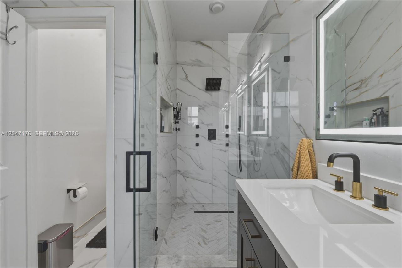 4812 NW 48th Ter , Tamarac, FL 33319 Photo
