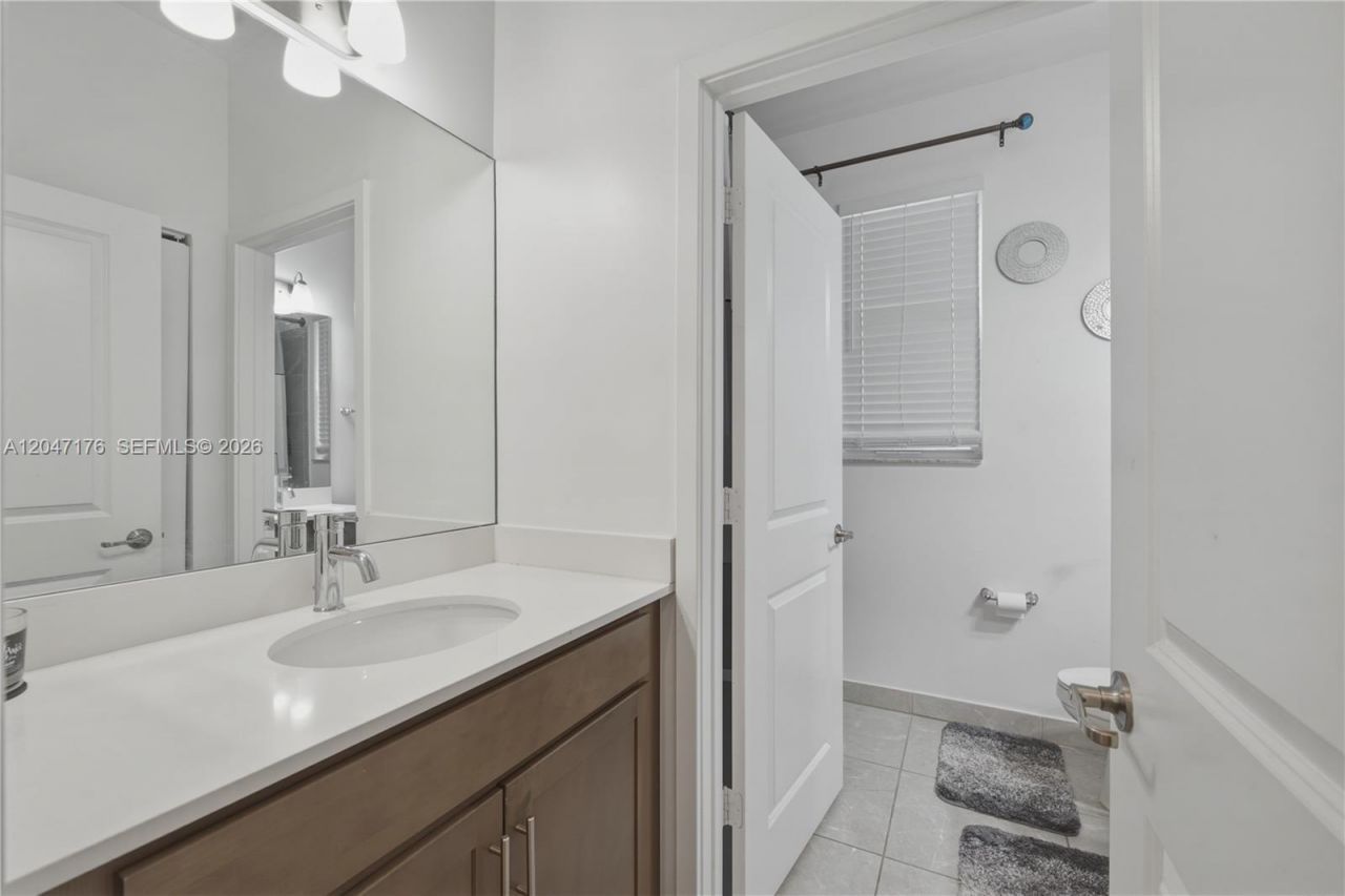 4812 NW 48th Ter , Tamarac, FL 33319 Photo