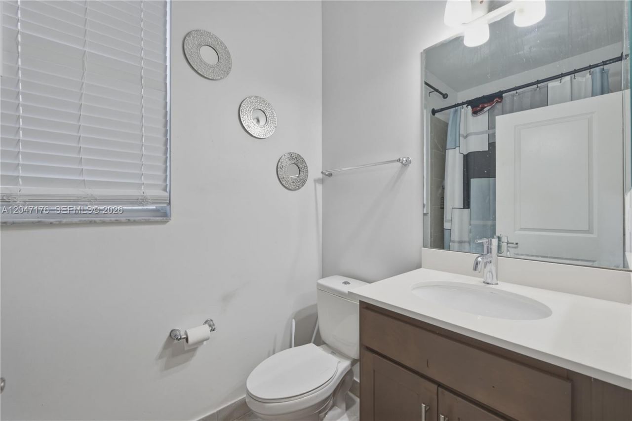 4812 NW 48th Ter , Tamarac, FL 33319 Photo