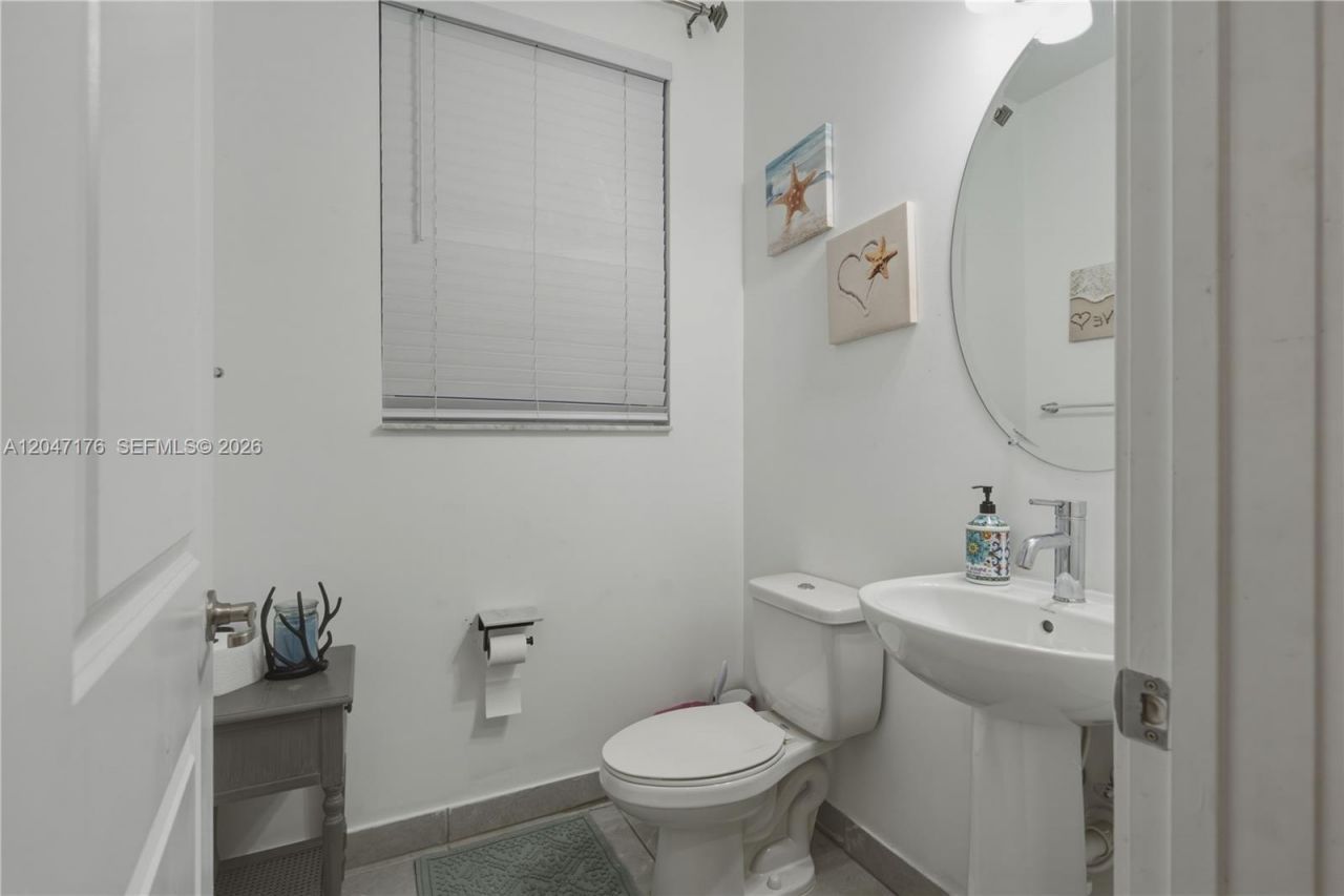 4812 NW 48th Ter , Tamarac, FL 33319 Photo