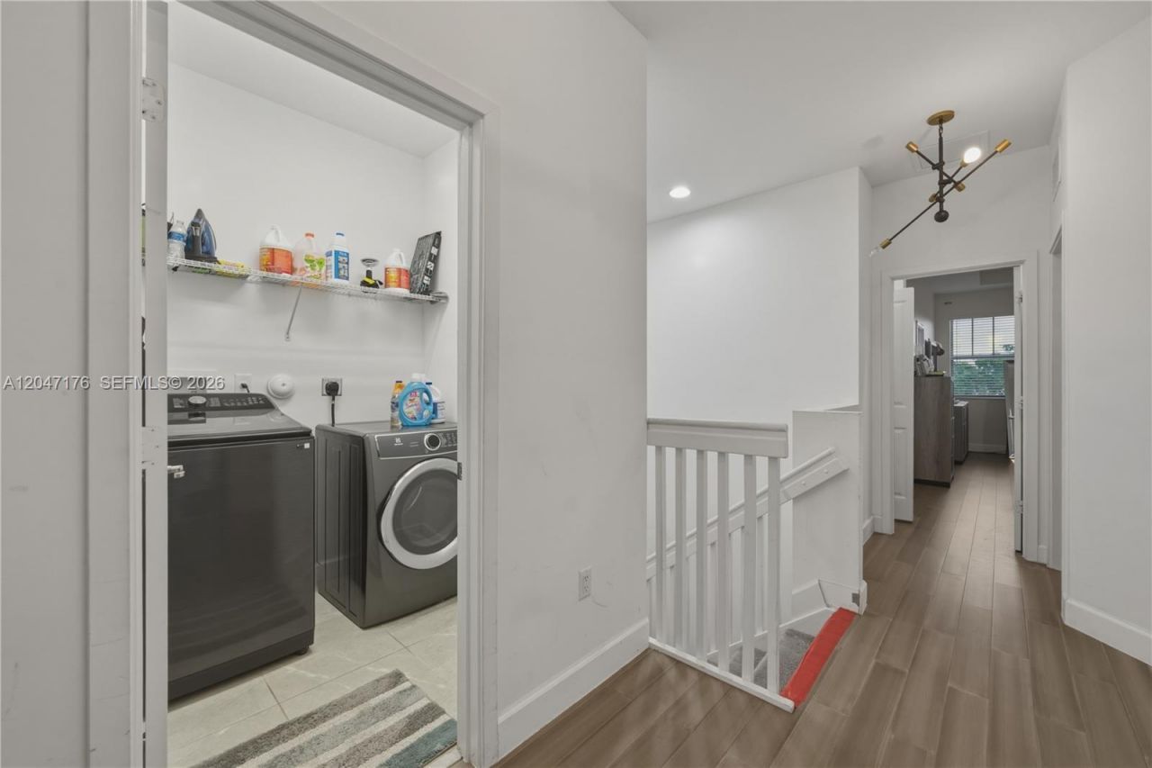 4812 NW 48th Ter , Tamarac, FL 33319 Photo