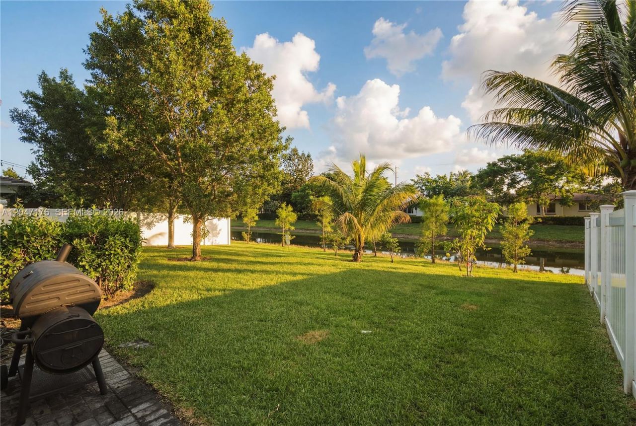 4812 NW 48th Ter , Tamarac, FL 33319 Photo