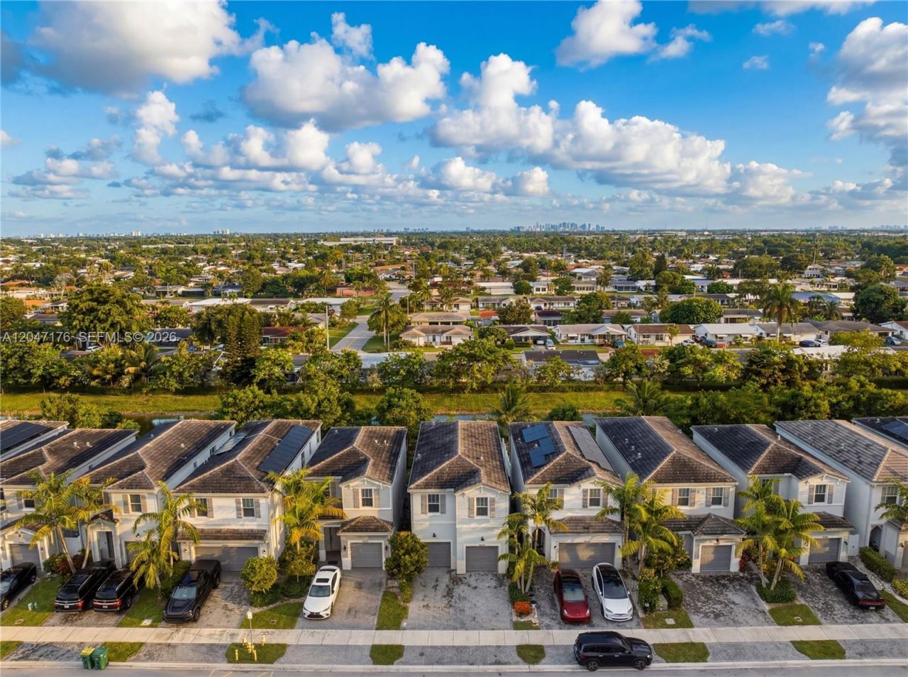 4812 NW 48th Ter , Tamarac, FL 33319 Photo