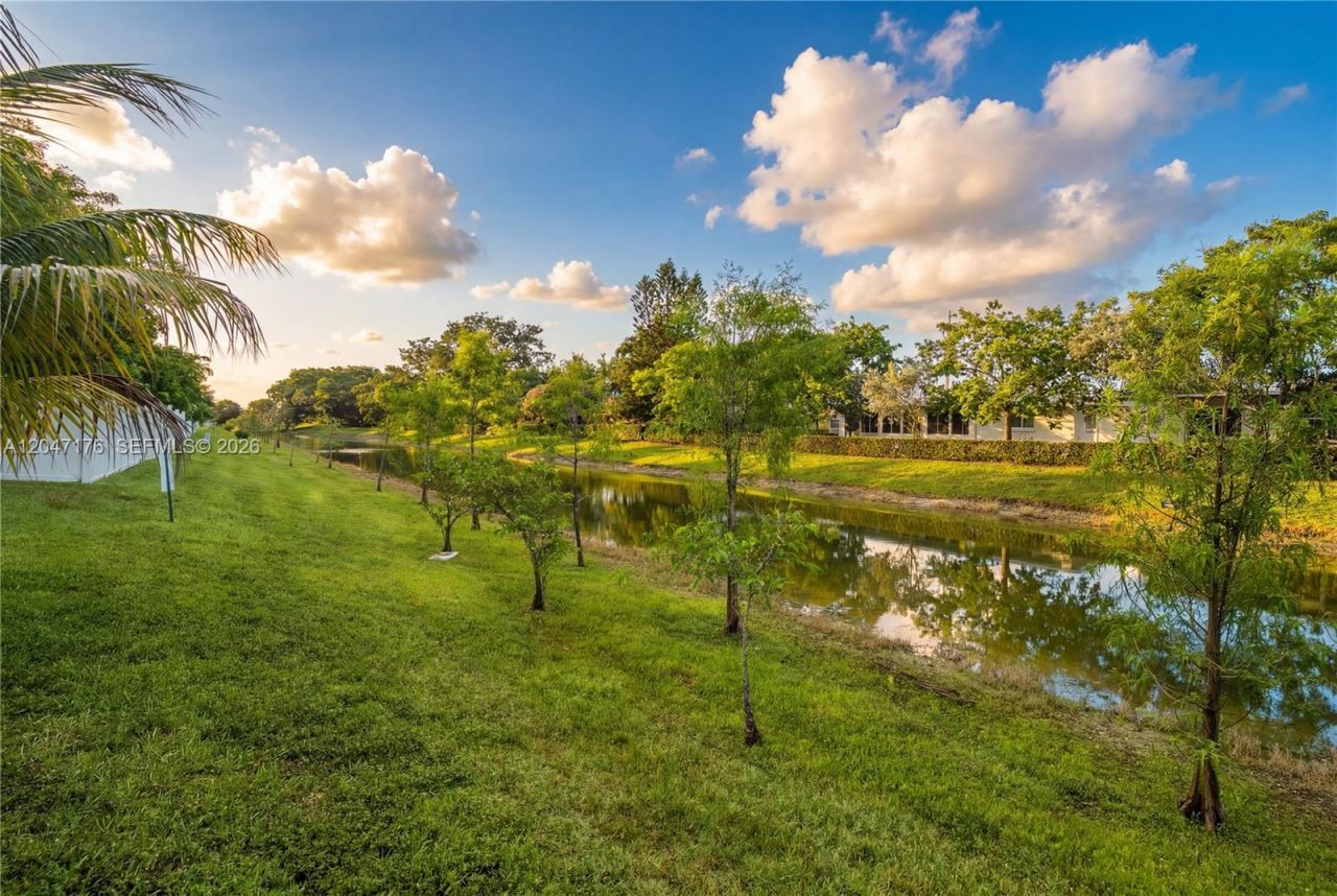 4812 NW 48th Ter , Tamarac, FL 33319 Photo