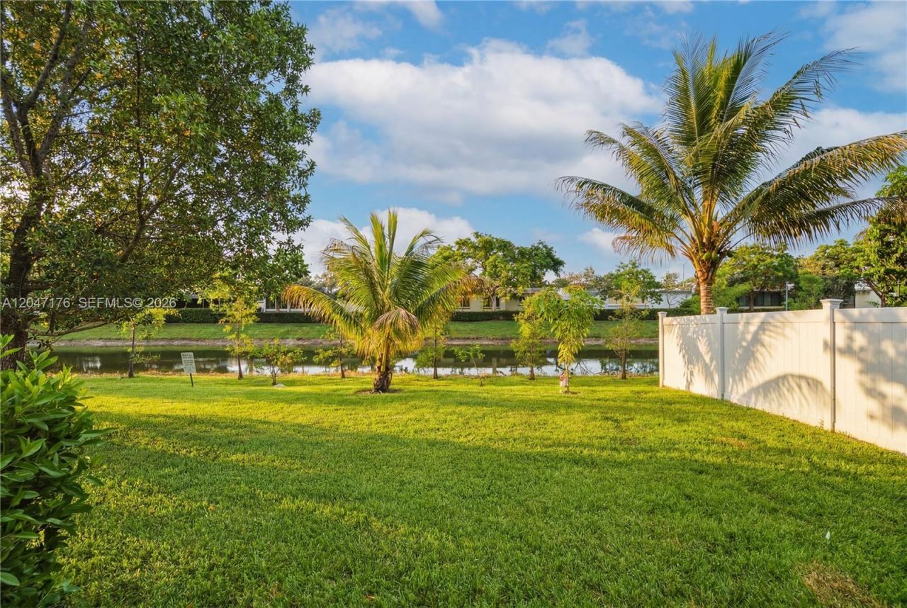 4812 NW 48th Ter , Tamarac, FL 33319 Photo