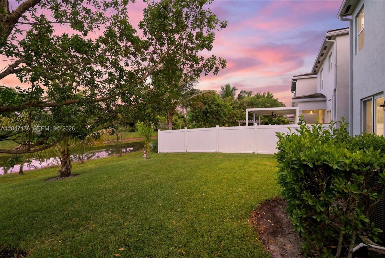 4812 NW 48th Ter , Tamarac, FL 33319 Photo