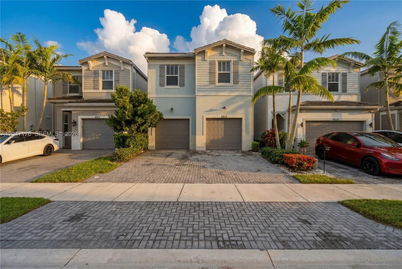 4812 NW 48th Ter , Tamarac, FL 33319 Photo