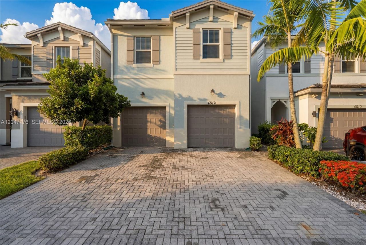 4812 NW 48th Ter , Tamarac, FL 33319 Photo