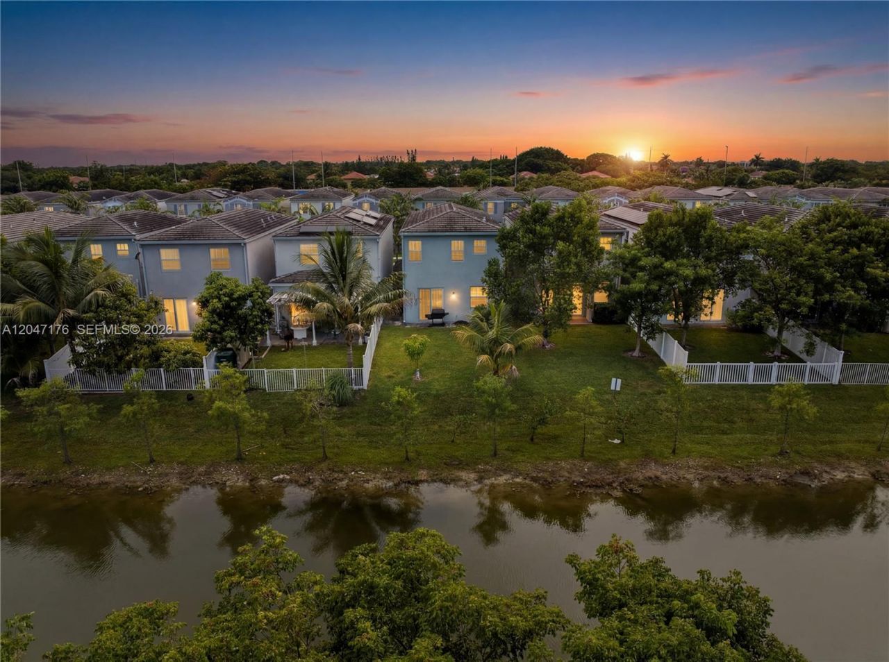 4812 NW 48th Ter , Tamarac, FL 33319 Photo