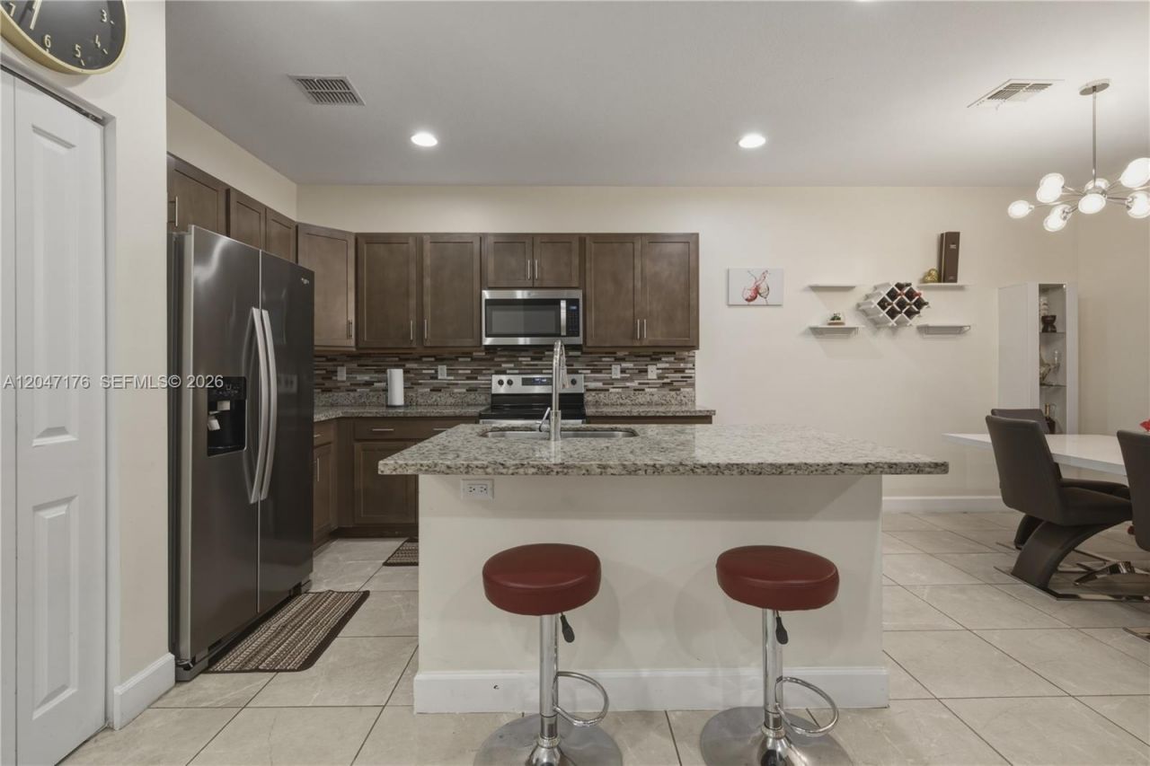4812 NW 48th Ter , Tamarac, FL 33319 Photo