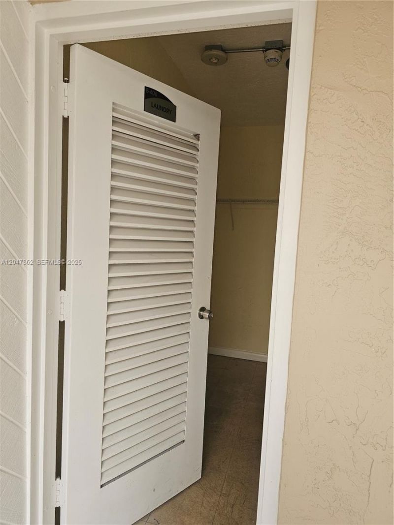 461 Ives Dairy Rd , Unit 406-2, Miami, FL 33179 Photo