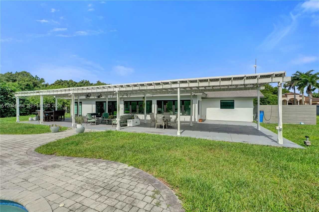 22421 SW 184th Ave , Miami, FL 33170 Photo
