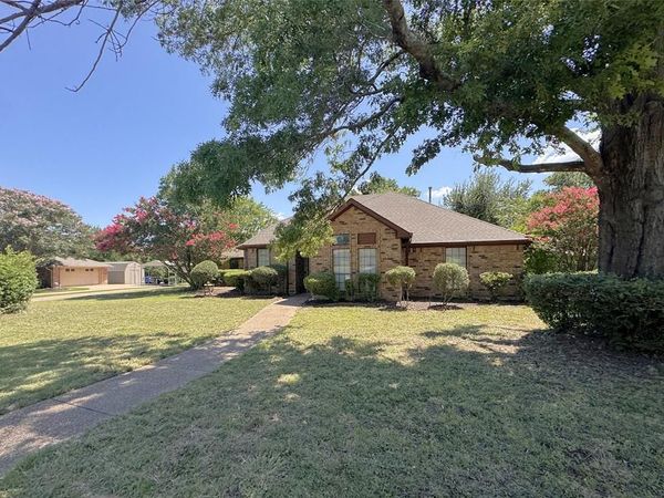 6229 Parkview Drive, Sachse, TX 75048