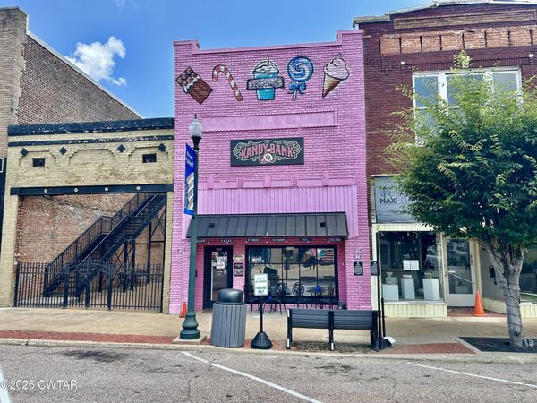 1317 E Main Street , Humboldt, TN 38343