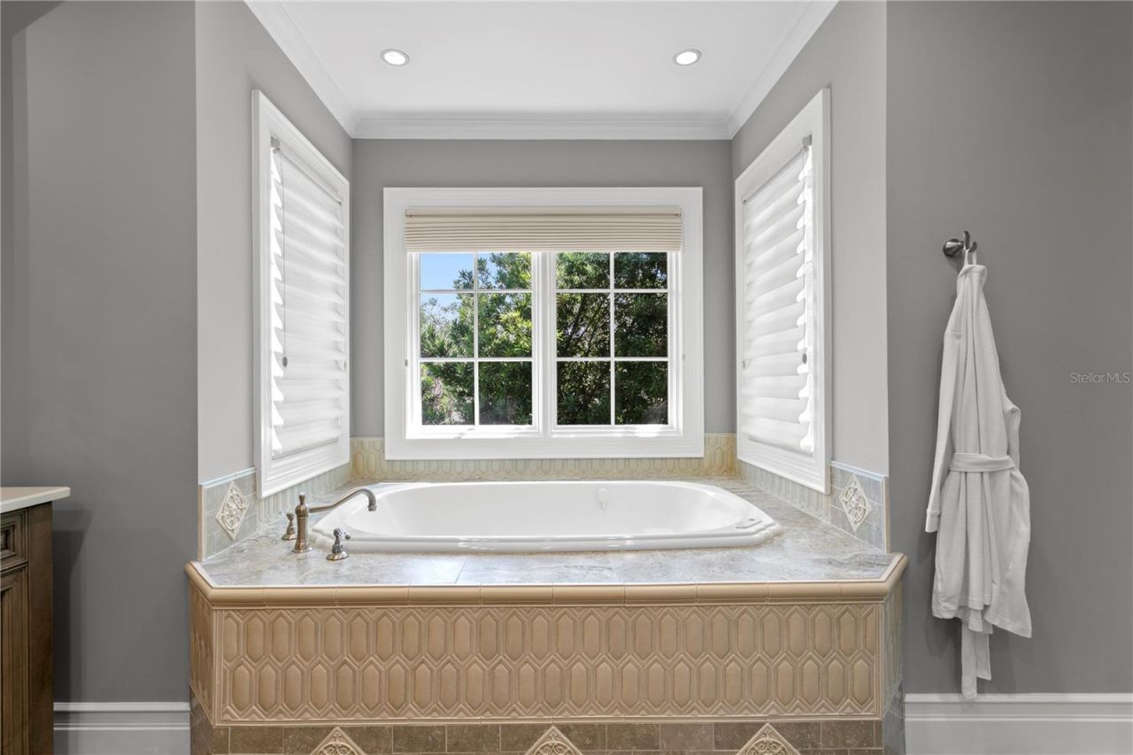 401 Snell Isle Boulevard Ne, Saint Petersburg, FL 33704 Photo
