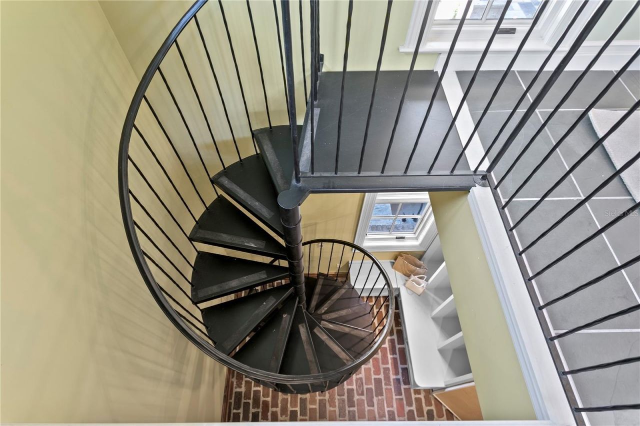 401 Snell Isle Boulevard Ne, Saint Petersburg, FL 33704 Photo