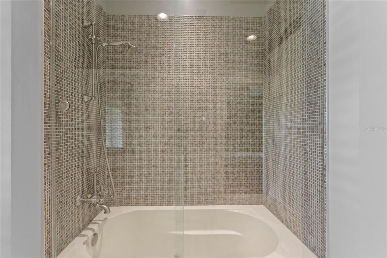 401 Snell Isle Boulevard Ne, Saint Petersburg, FL 33704 Photo
