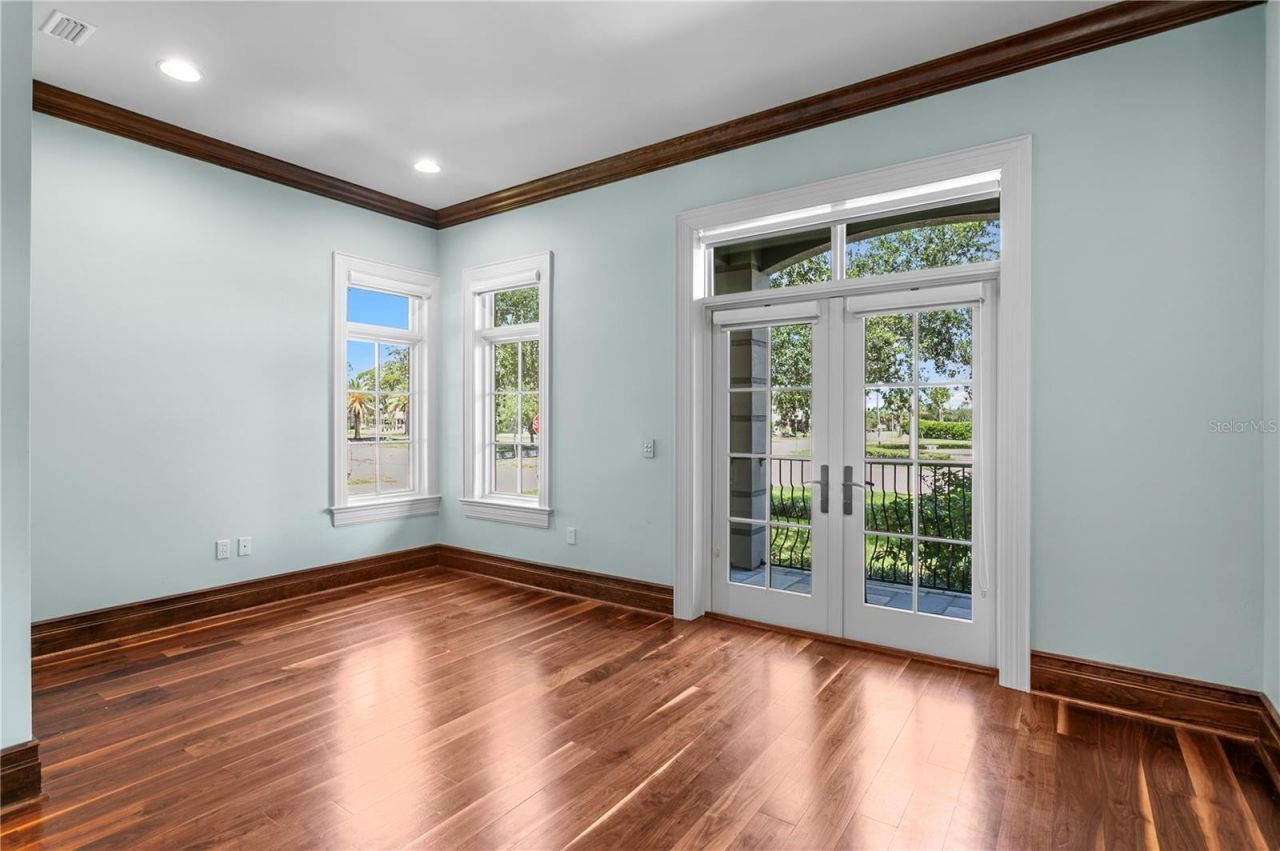 401 Snell Isle Boulevard Ne, Saint Petersburg, FL 33704 Photo