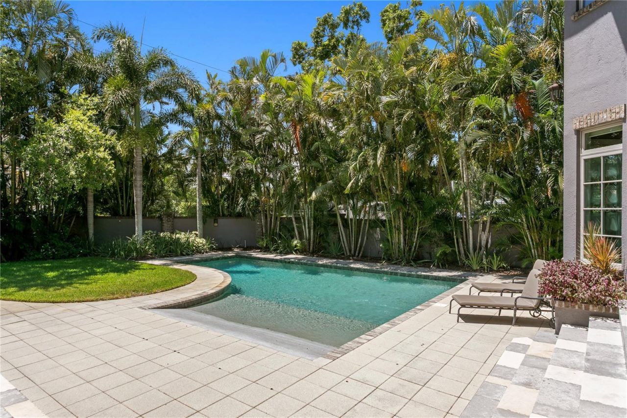 401 Snell Isle Boulevard Ne, Saint Petersburg, FL 33704 Photo