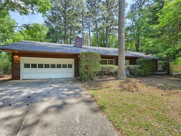 509 River Lakeside Lane , Woodstock, GA 30188