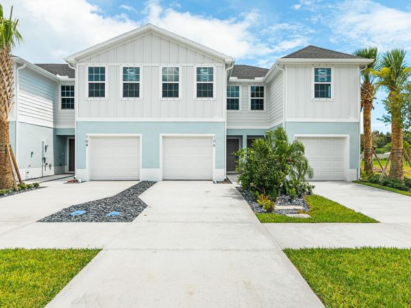 106 Savannah Lakes Boulevard, Fort Pierce, FL 34982