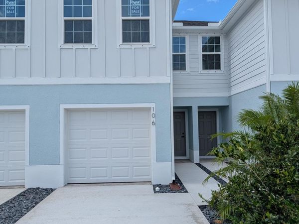 106 Savannah Lakes Boulevard, Fort Pierce, FL 34982