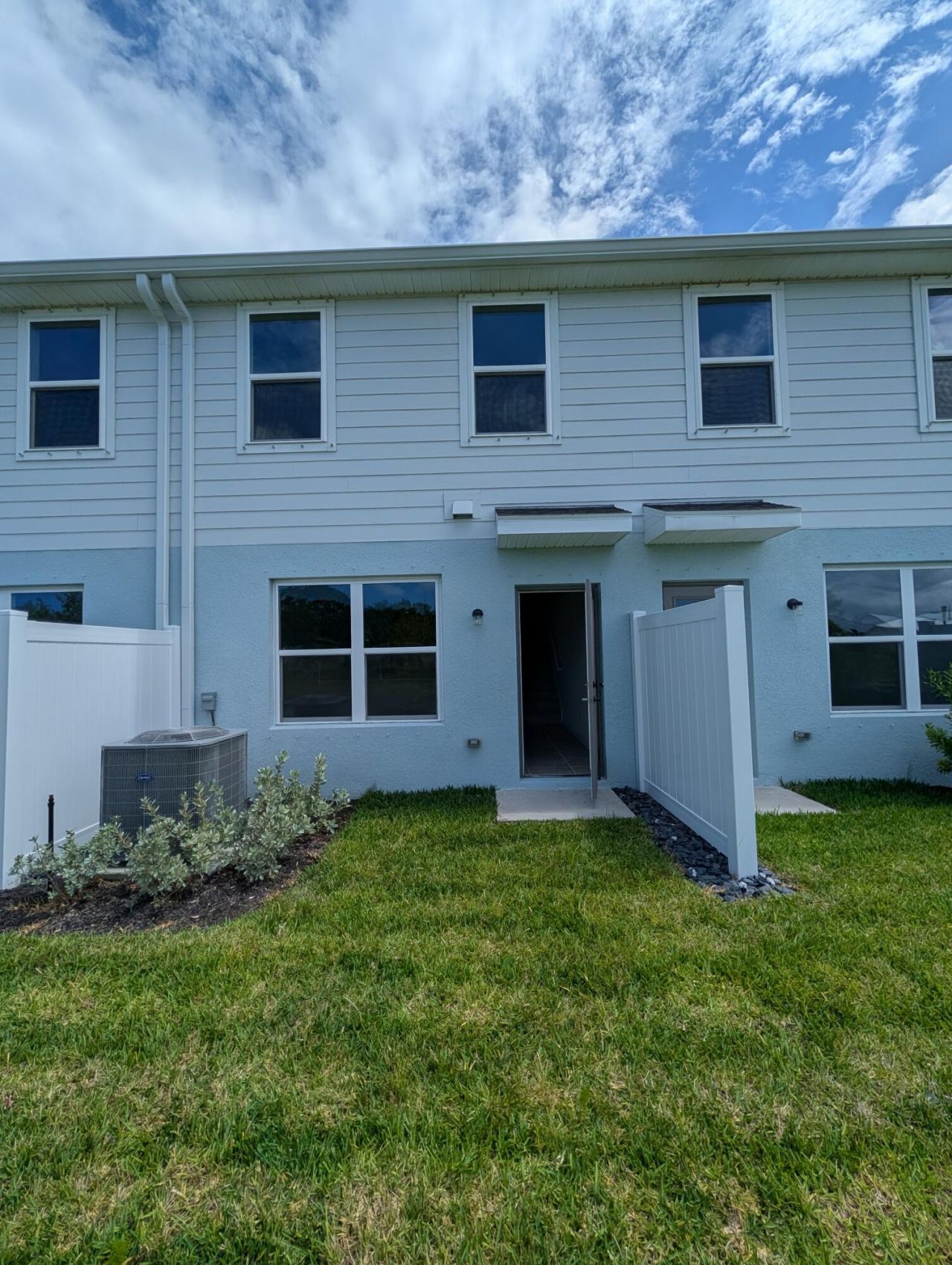 106 Savannah Lakes Boulevard, Fort Pierce, FL 34982 Photo