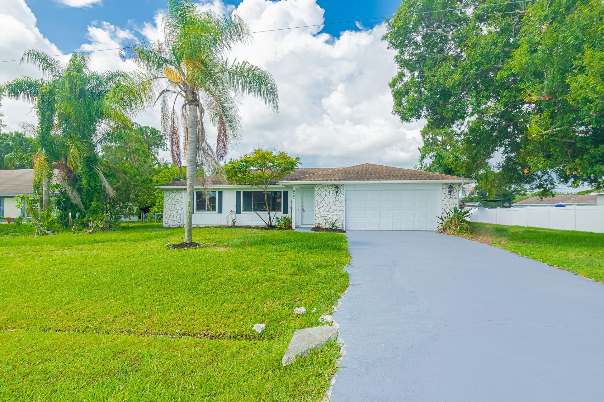 922 SE Thornhill Drive, Port Saint Lucie, FL 34983 Photo