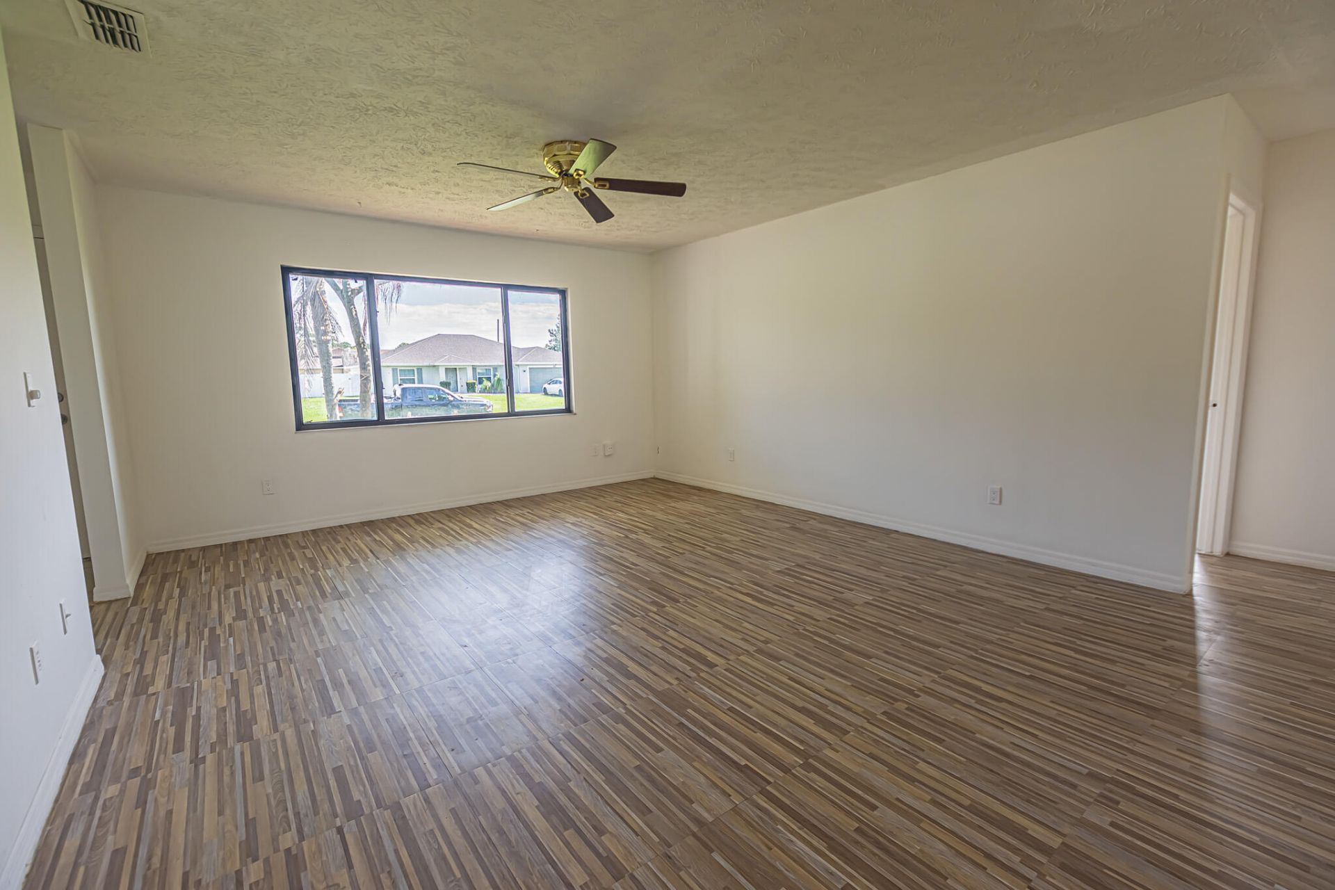 922 SE Thornhill Drive, Port Saint Lucie, FL 34983 Photo