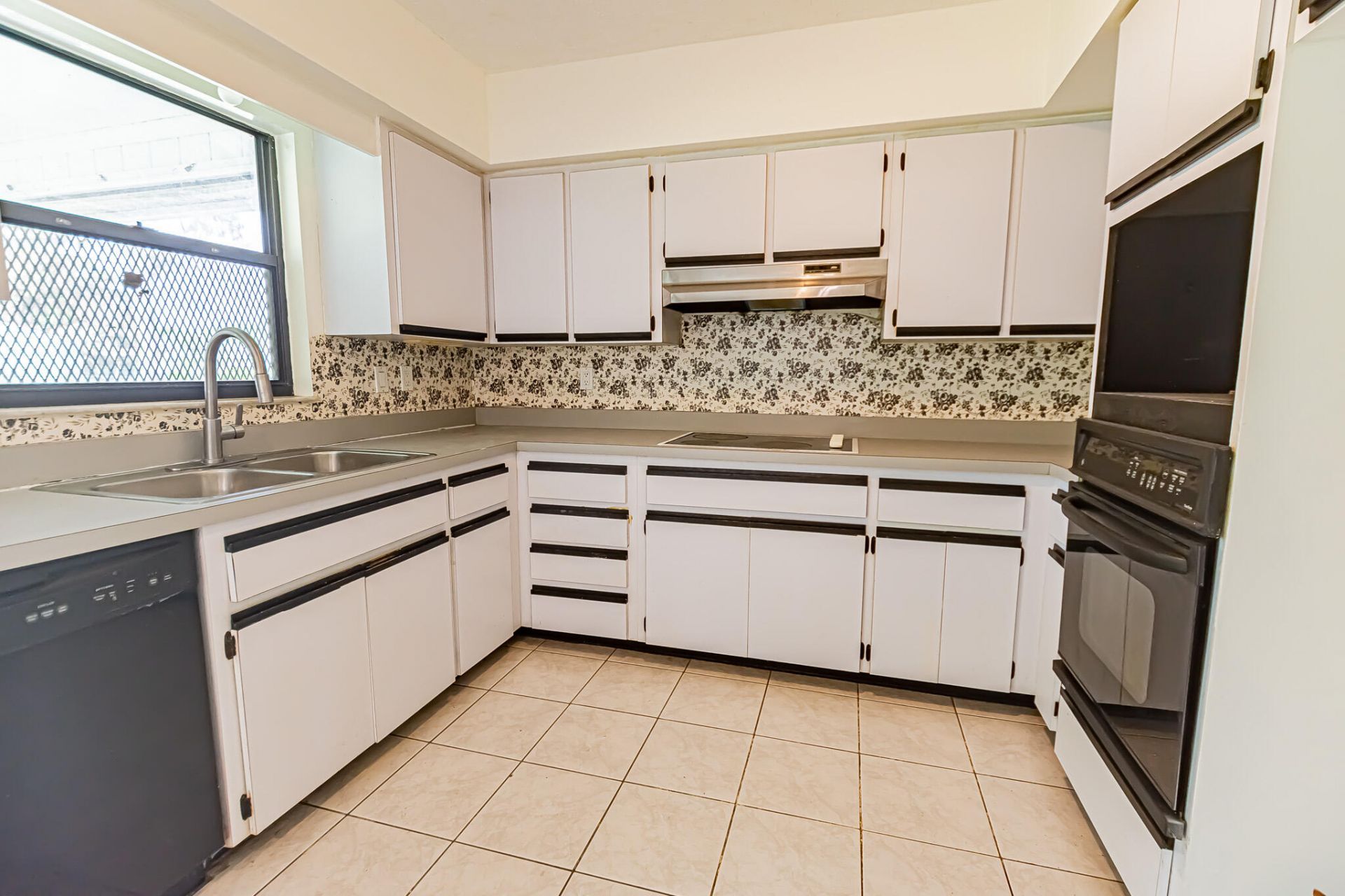 922 SE Thornhill Drive, Port Saint Lucie, FL 34983 Photo