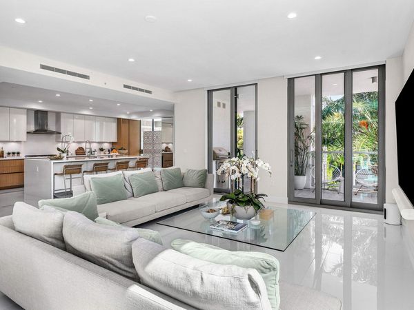 475 E Royal Palm Road, Unit 206, Boca Raton, FL 33432