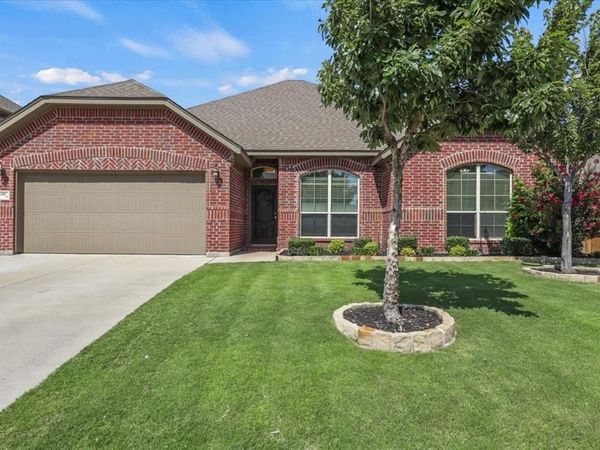 1109 Nottingham Trail, Saginaw, TX 76179