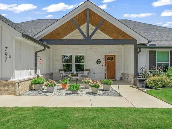 797 Oklahoma, Van, TX 75790