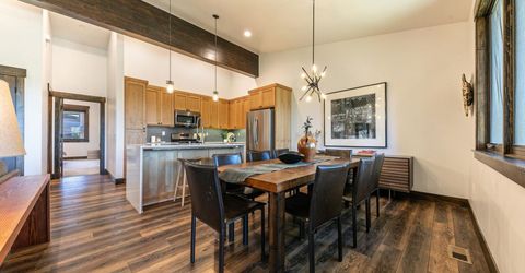 10342 Palisades Drive, Truckee, CA 96161 Photo