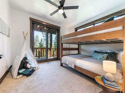 10342 Palisades Drive, Truckee, CA 96161 Photo