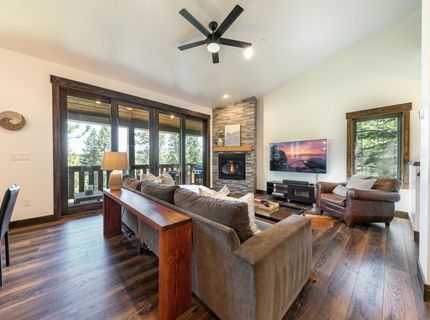 10342 Palisades Drive, Truckee, CA 96161 Photo