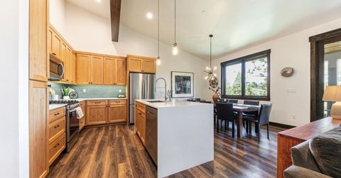 10342 Palisades Drive, Truckee, CA 96161 Photo
