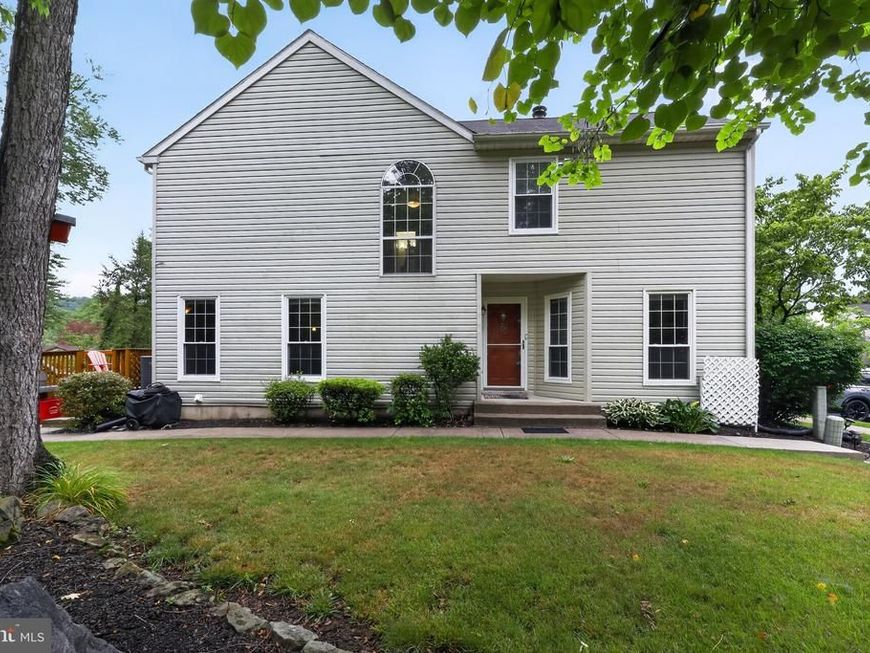 88 Village Drive, Schwenksville, PA 19473 Main Photo