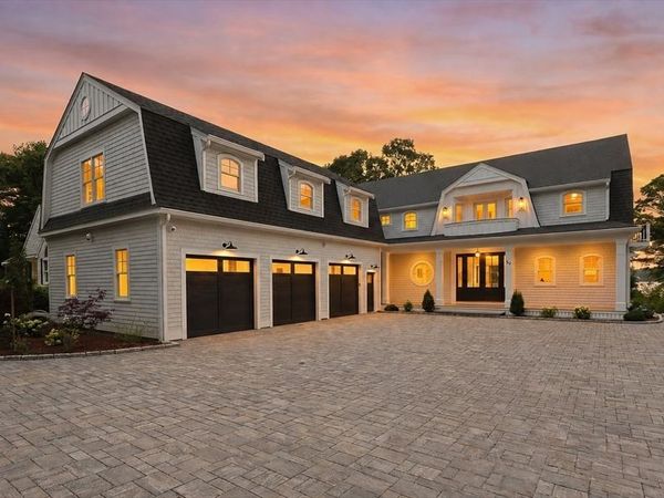 26 Wheeler Rd, Mashpee, MA 02649