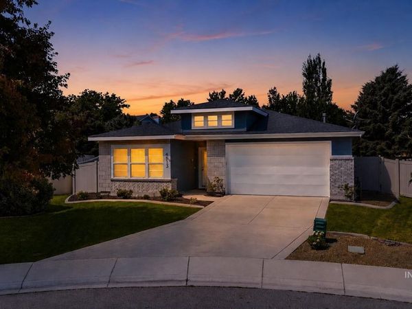 4513 S Dazzle Ave, Meridian, ID 83462