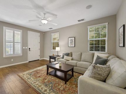 3041 Village Center Dr, Roseville, CA 95747 Photo