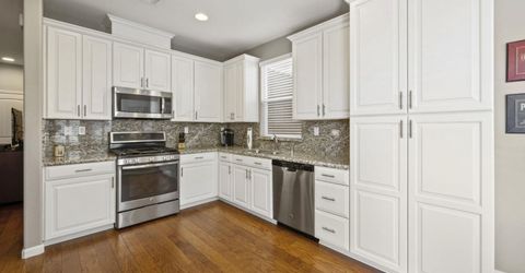 3041 Village Center Dr, Roseville, CA 95747 Photo